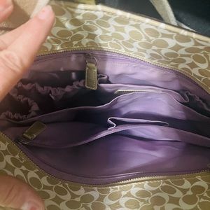 Beautiful Coach Tote Bag with multiple compartments, excellent condition